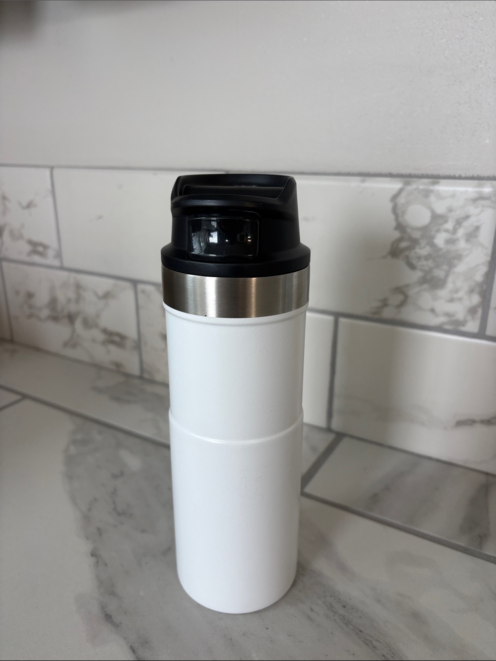 Stanley Classic The Trigger Action Travel Mug 16 oz Polar White - Picture 2 of 4